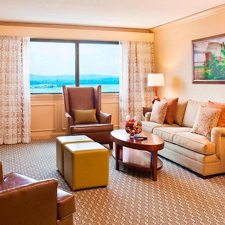 Sheraton Hartford Hotel At Bradley Airport Виндзор Локс Экстерьер фото