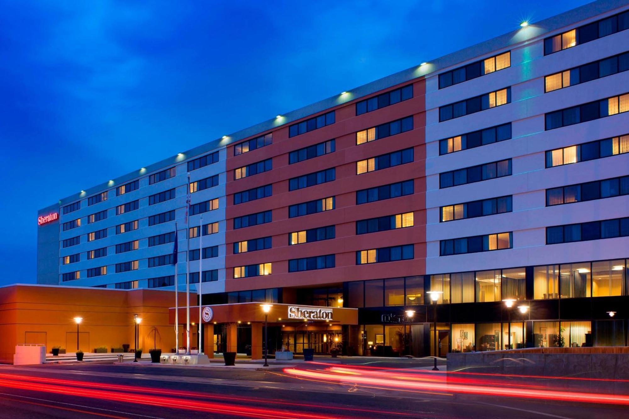 Sheraton Hartford Hotel At Bradley Airport Виндзор Локс Экстерьер фото