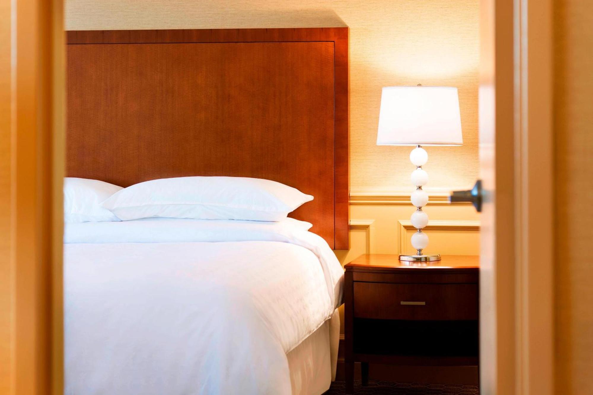 Sheraton Hartford Hotel At Bradley Airport Виндзор Локс Экстерьер фото